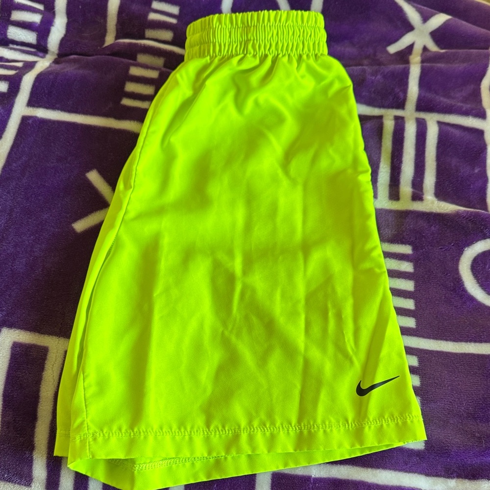 Nike Boys Dri Fit Shorts-Youth Large